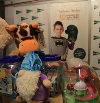 El Corte Inglés dona a Fundación Aladina 3.000 juguetes para niños hospitalizados 