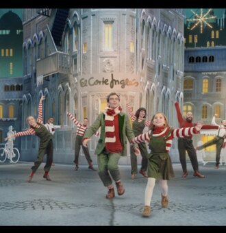 El Corte Inglés lanza su spot de Navidad “La canción de los elfos” en clave de cuento 