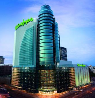 El Corte Inglés contratará a unas 8.700 personas para reforzar la campaña de Navidad