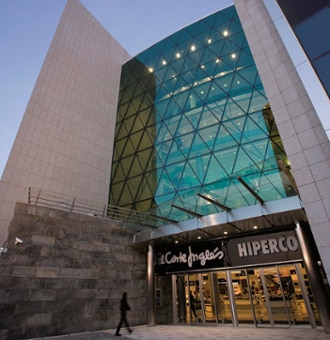 El Consejo de El Corte Inglés someterá a la Junta de Accionistas la fusión entre el gran almacén e Hipercor
