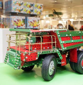 Una inédita exposición de Mecanos en El Corte Inglés de Callao en Madrid