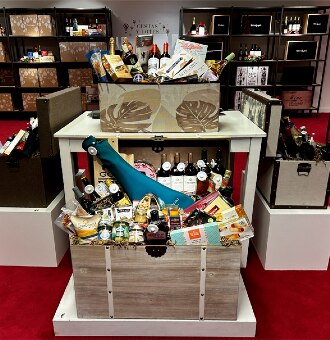 El Corte Inglés elabora más de 360.000 cestas y lotes de Navidad con productos de primera calidad