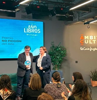 El Corte Inglés premia a Javier Cercas y seis autores más en Un año de libros