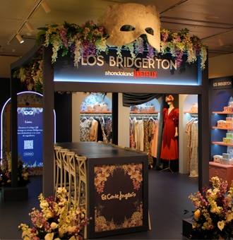 El Corte Inglés celebra la cuarta temporada de Los Bridgerton con una pop-up en Castellana
