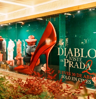 El Corte Inglés celebra el estreno de la película “El diablo viste de Prada 2” reinterpretando los looks más icónicos
