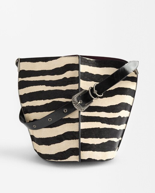 Bolso de hombro de piel con estampado animal print y neceser extraíble