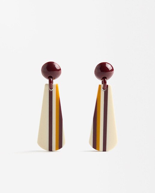 Pendientes largos geométricos con estampado de rayas