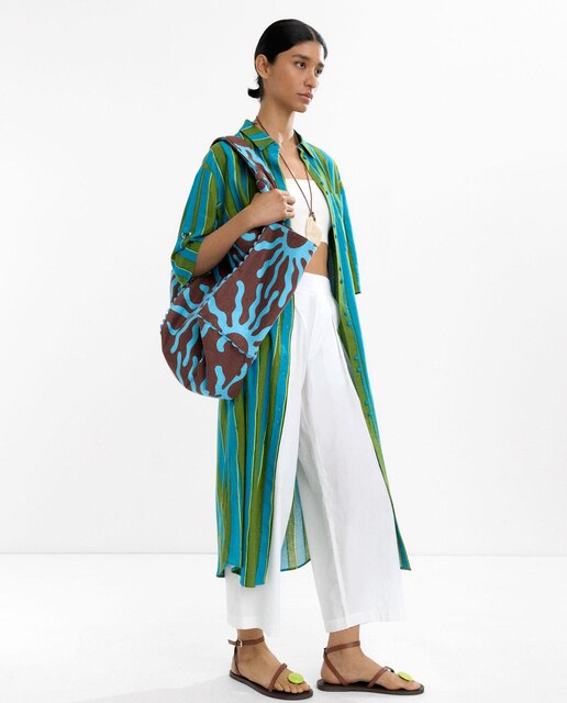 Vestido midi camisero con estampado de rayas