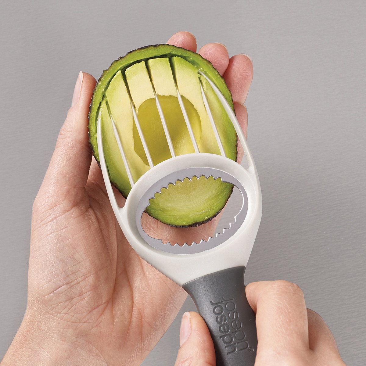 Utensilio 3 en 1 para aguacate Duo Joseph Joseph Beige-5