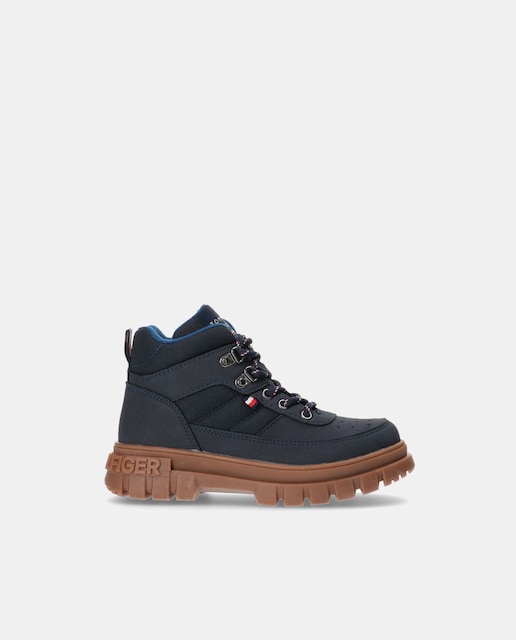Imagen 0 de Botas niño cordones piso tacos