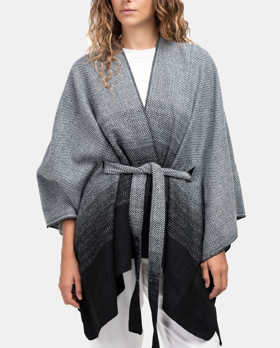 Imagen 0 de Poncho negro con lazada en negro