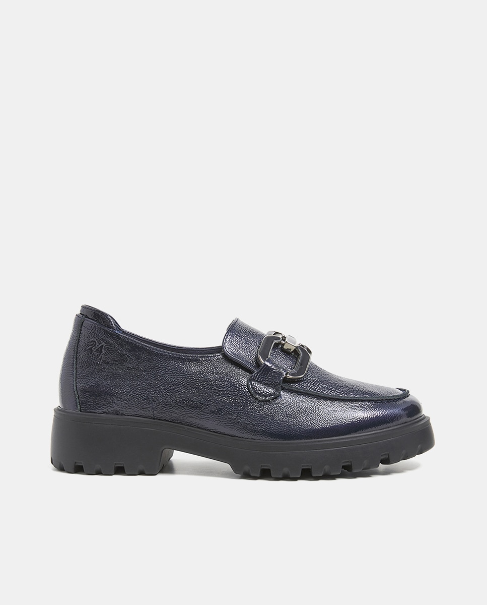 Imagen 0 de Mocasines aBotinesado en charol beig