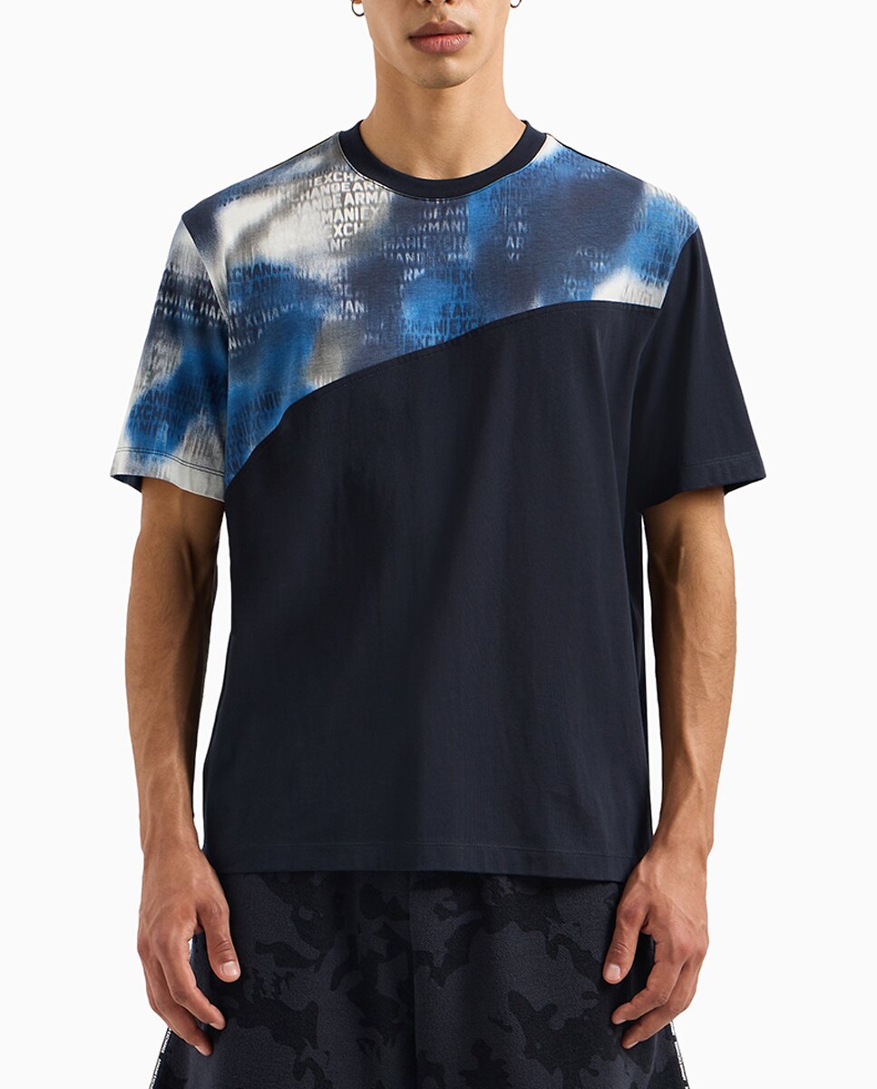 Imagen 0 de Camiseta de hombre con parte superior en estampado camo jacquard
