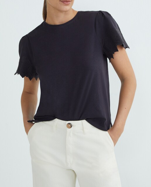 Imagen 0 de Camiseta Mujer manga bordada