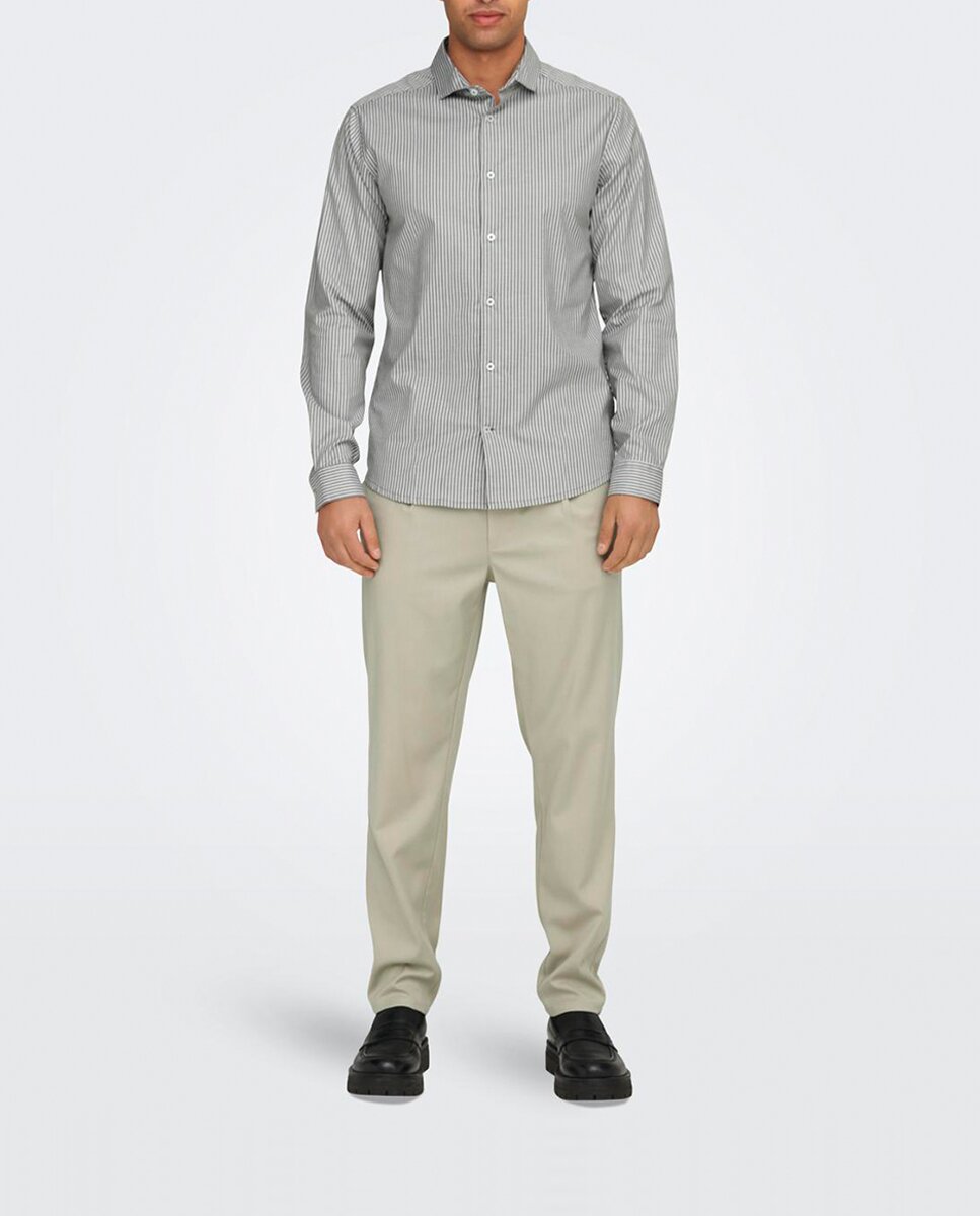 Imagen 0 de Pantalón de hompre de pinza con corte tapered
