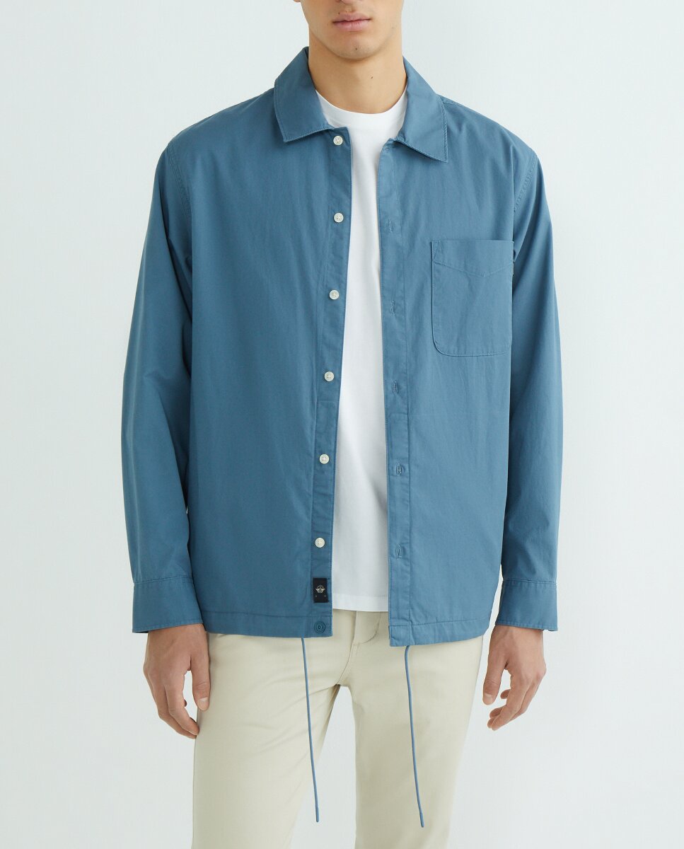 Imagen 0 de Sobrecamisa de hombre estilo casual