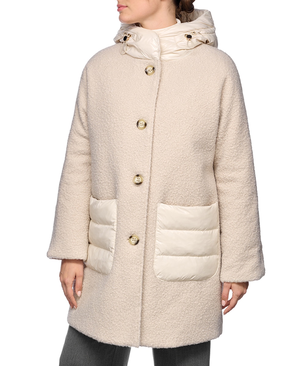 Imagen 0 de Abrigo oversize acolchado de mujer con capucha