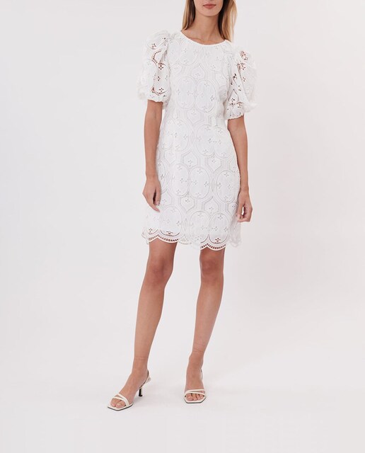Imagen 0 de Vestido de mujer corto con escote redondo y manga corta.