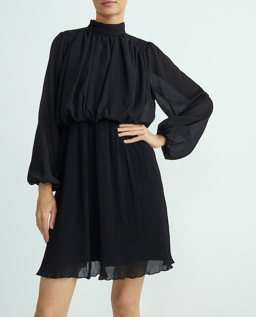 Imagen 0 de Vestido corto plisado manga larga