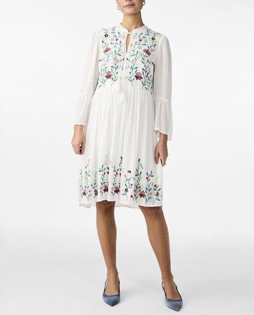Imagen 0 de Vestido bordado corto