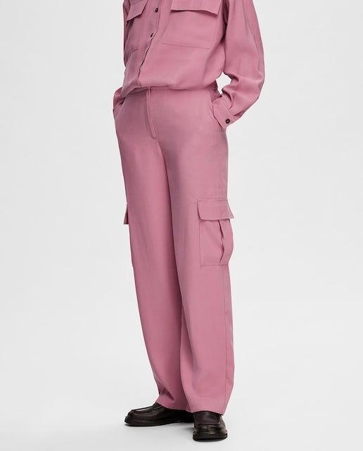 Imagen 0 de Pantalón de mujer con bolsillo cargo
