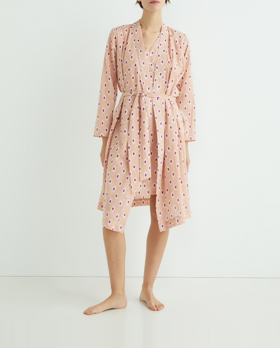 Imagen 0 de Bata de mujer plumeti estampada