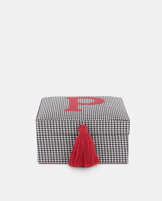 Imagen 0 de Joyero con bordado de letra P