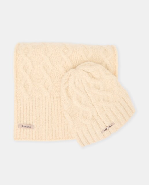 Imagen 0 de Conjunto de bufanda y gorro de punto