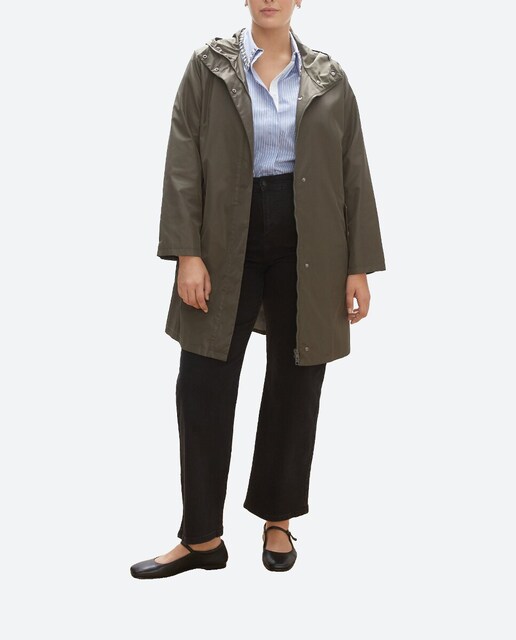 Imagen 0 de Parka corta de mujer con capucha