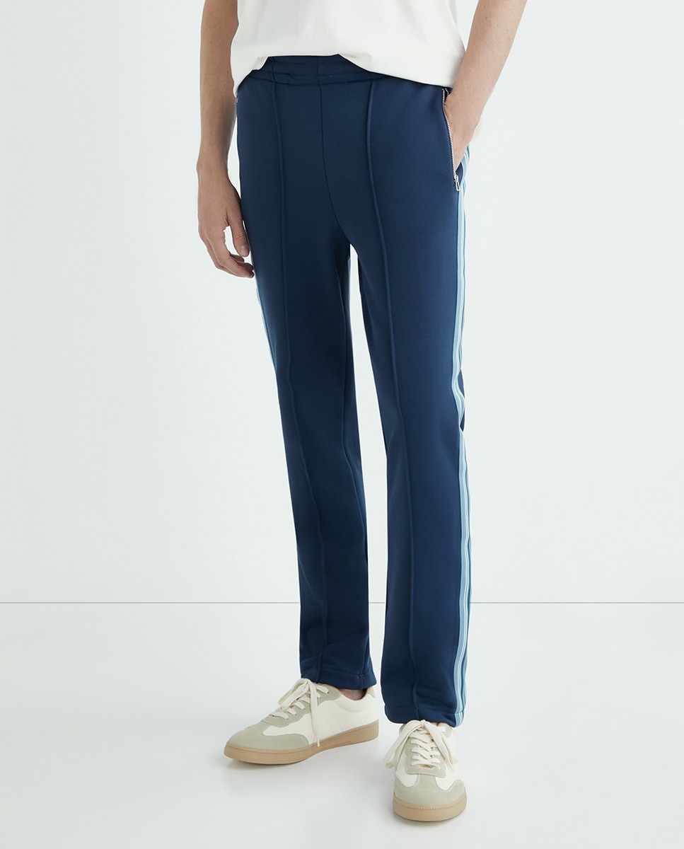 Imagen 0 de Pantalón chandal de hombre con cinta deportiva a rayas
