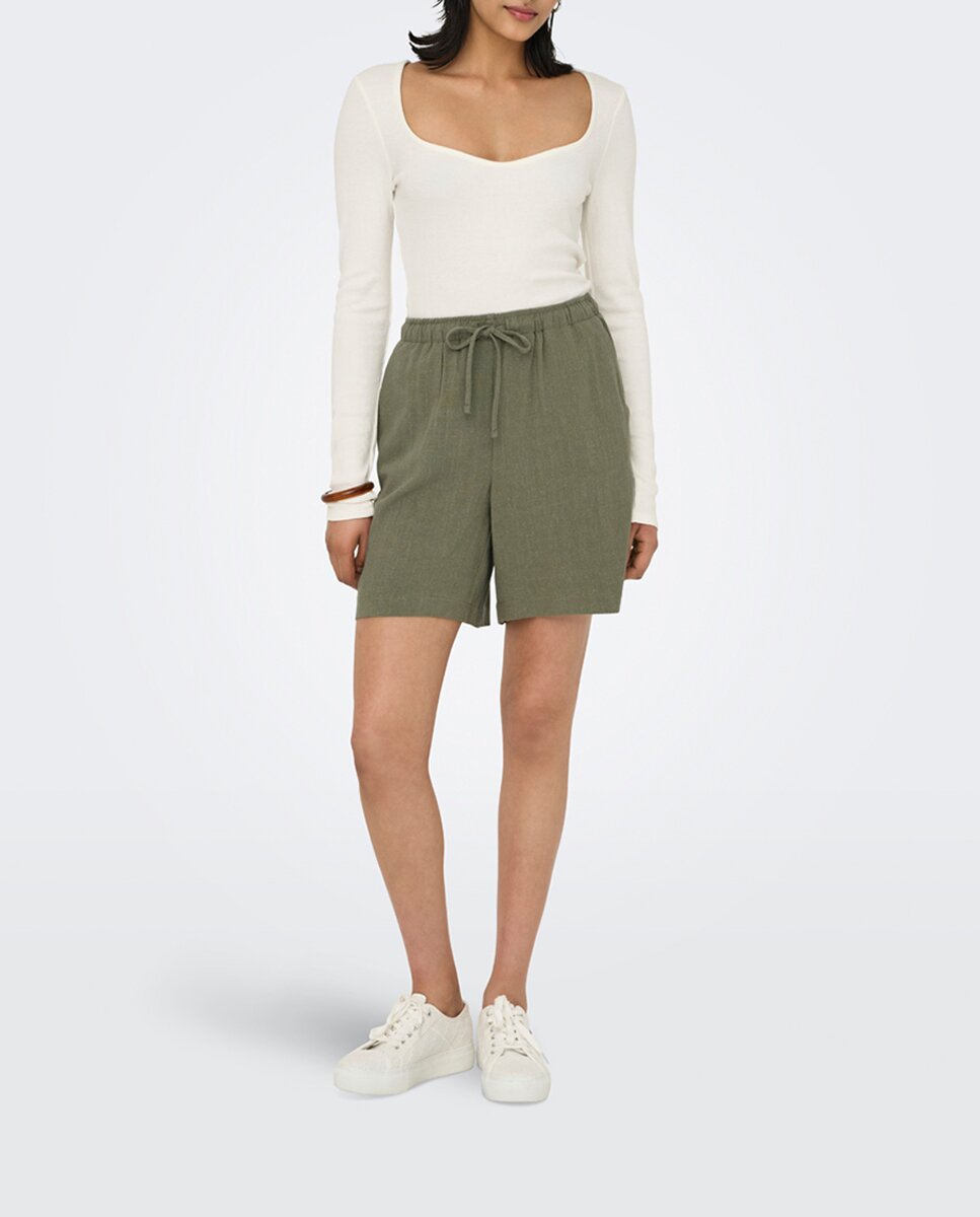 Imagen 0 de Pantalón corto de mujer