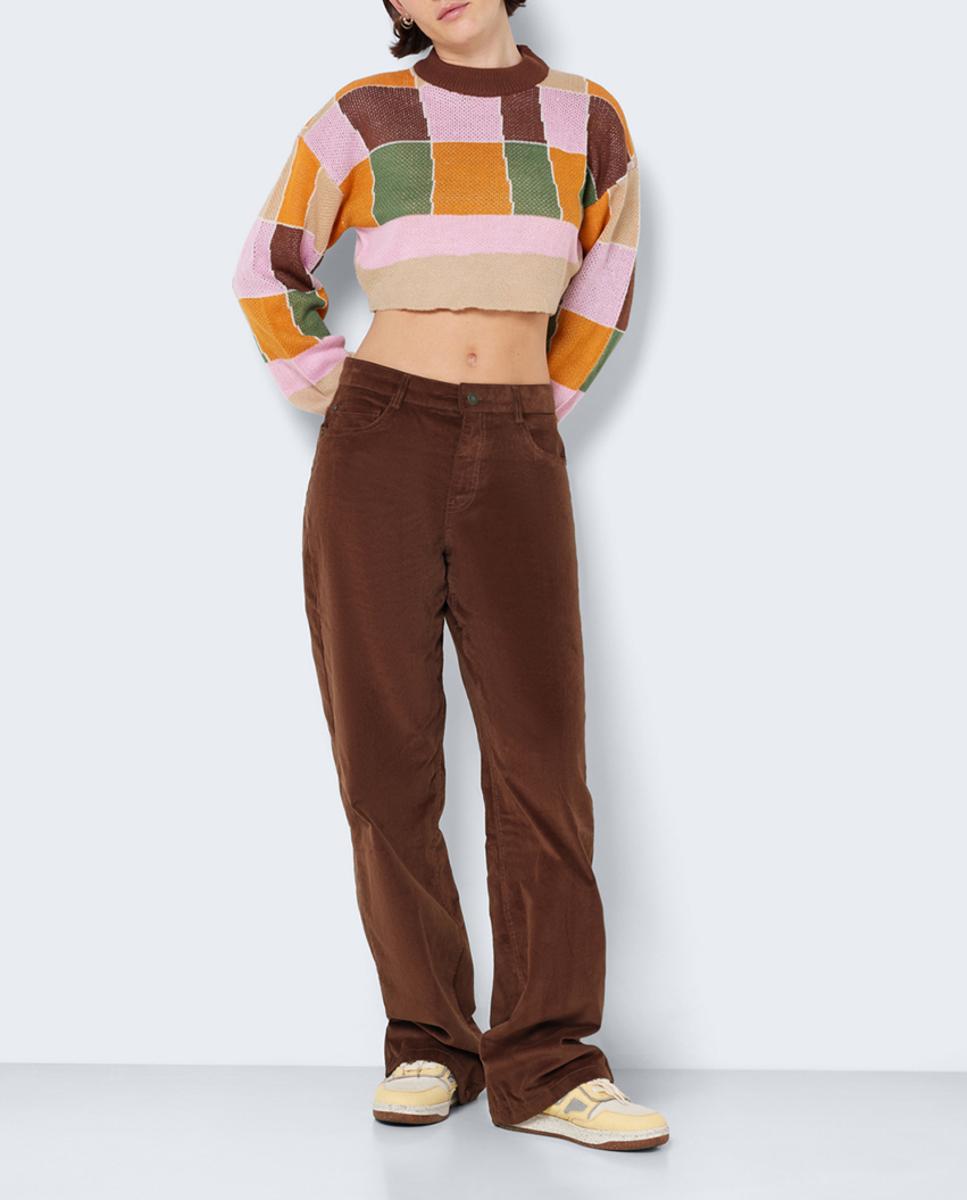Imagen 0 de Pantalón de mujer tiro medio de pana