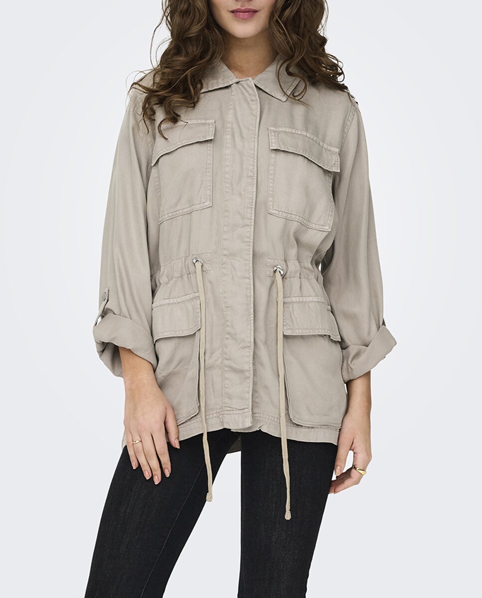 Imagen 0 de Chaqueta de mujer estilo utility