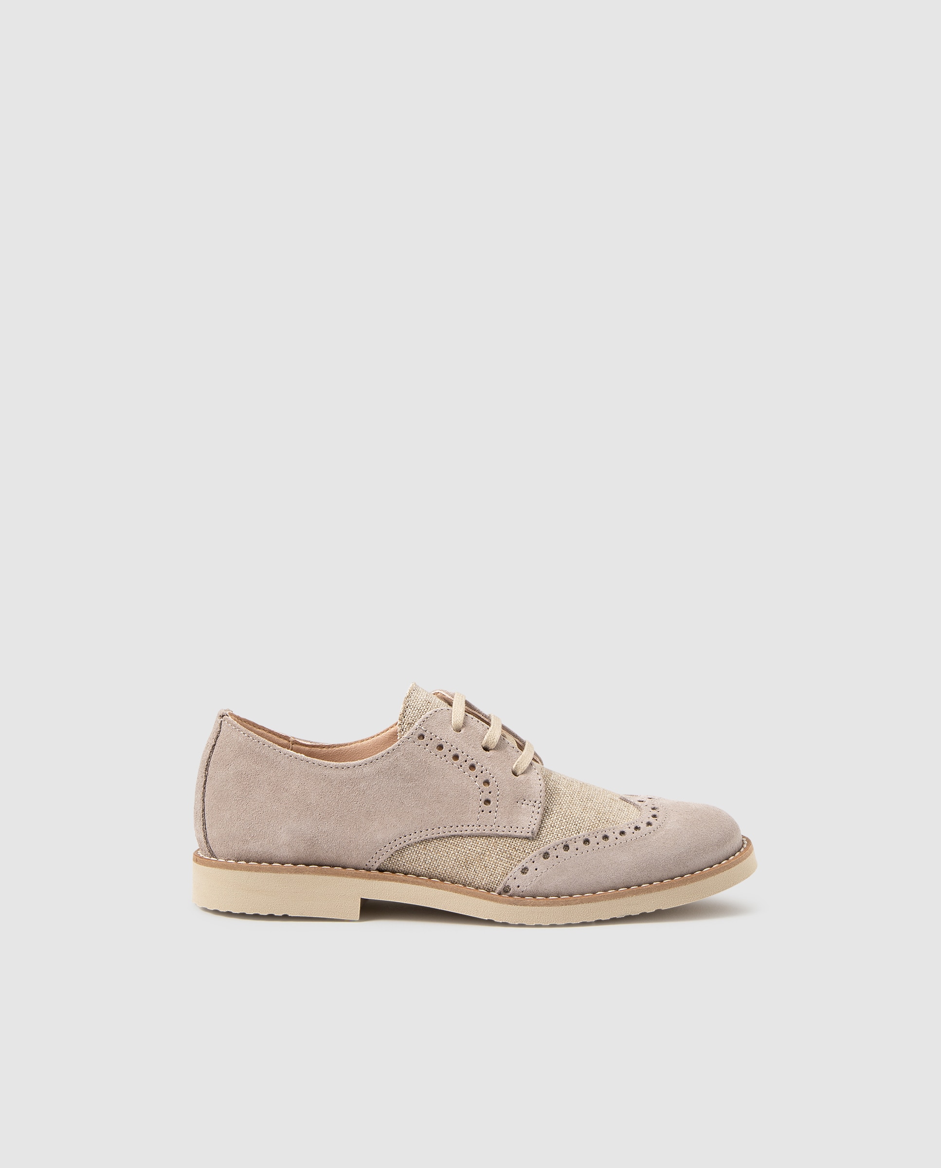 Imagen 0 de Zapatos de comunión de niño Tizzas de color topo con cordones