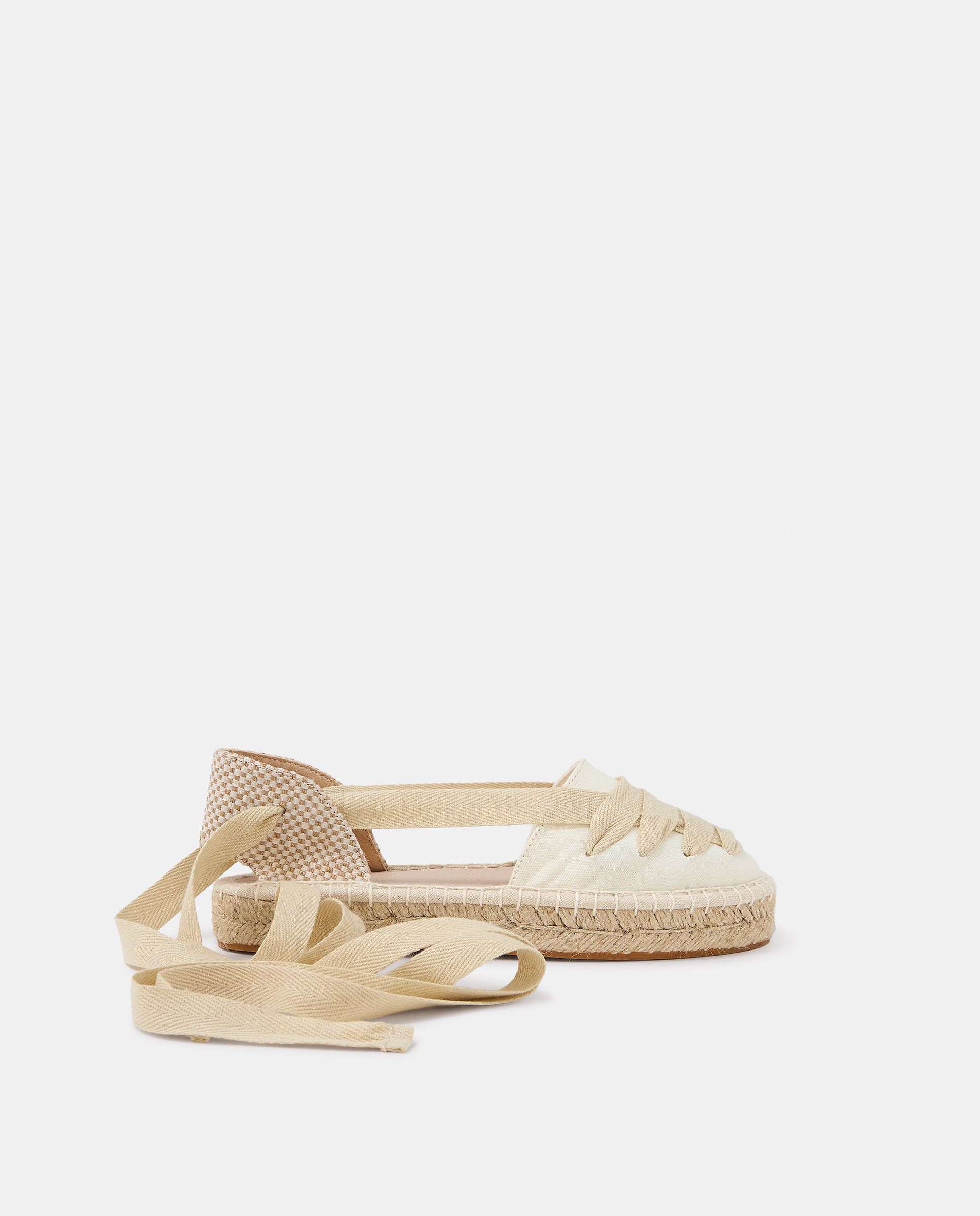 Imagen 0 de Sandalias cerradas de niña