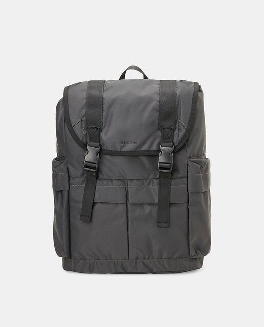 Imagen 0 de Mochila negra con solapa