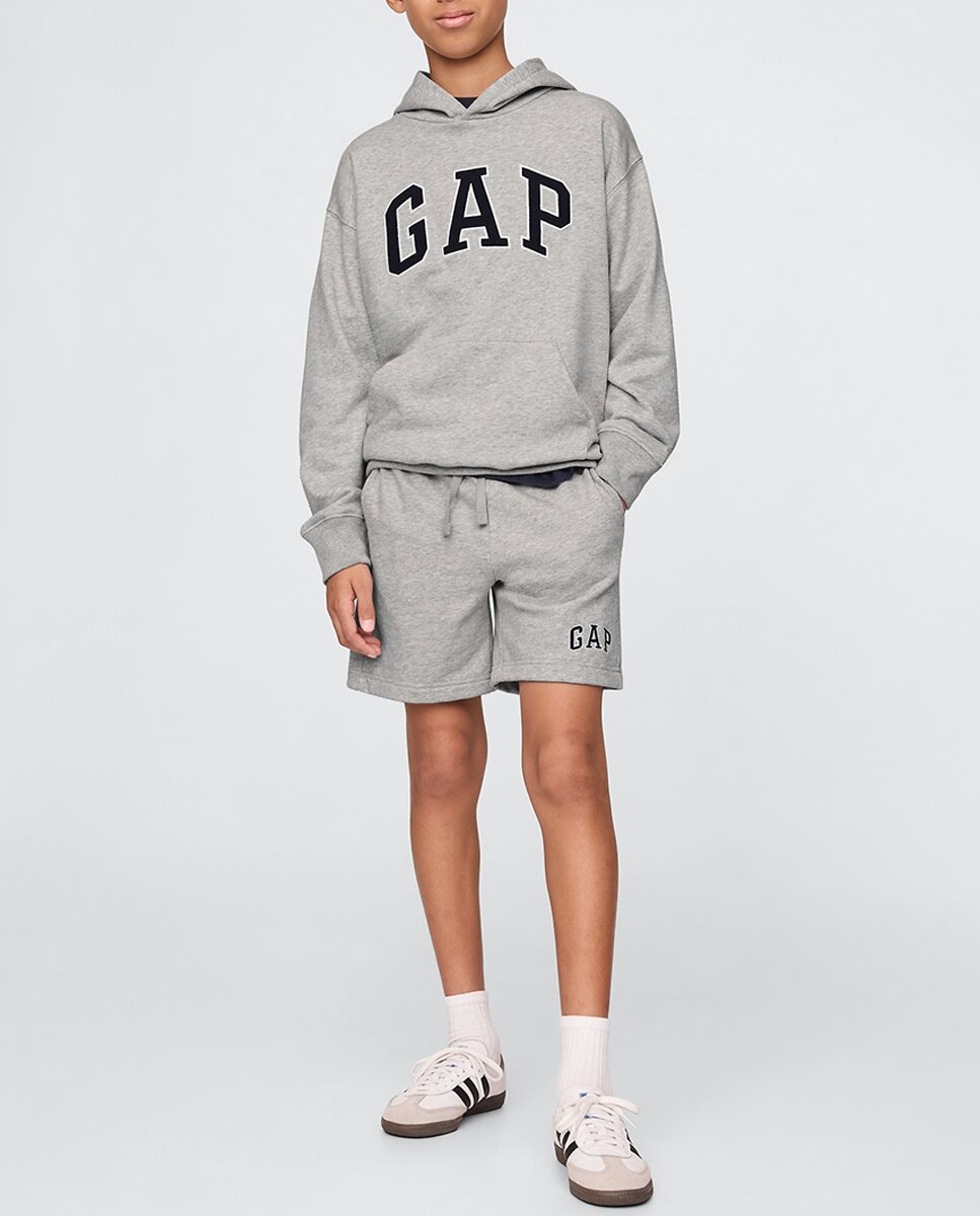 Imagen 0 de Pantalón relaxed fit con cintura elástica y cordón y bolsillos en las costuras y logo de GAP en bajo de niño