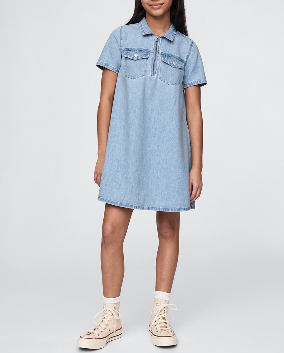 Imagen 0 de Vestido de denim de algodón suave bolsillos delanteros de parche con botón a presión y manga corta