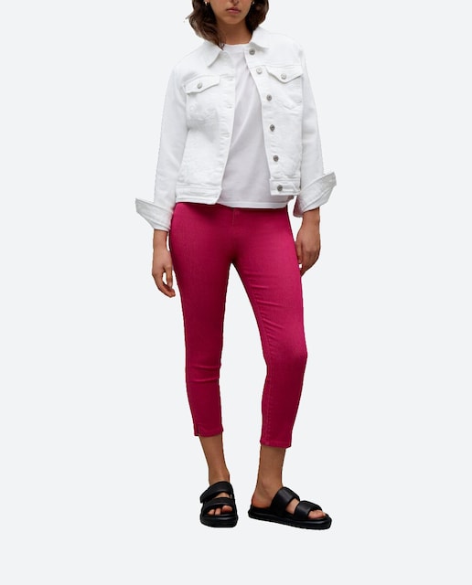 Imagen 0 de Pantalón de mujer capri talle medio
