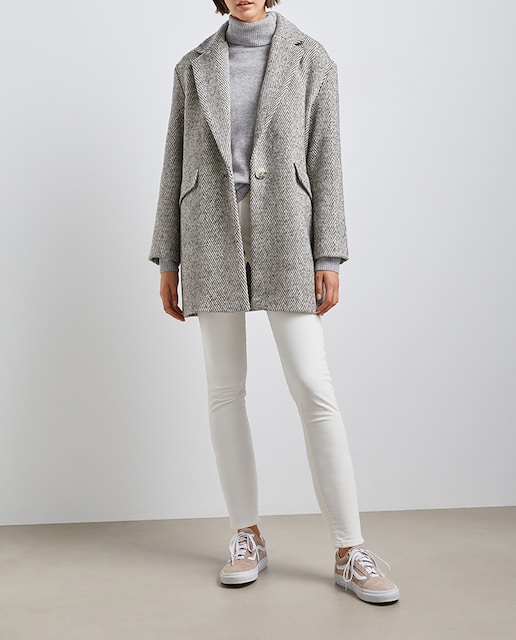 Imagen 0 de Chaquetón de mujer con hombro caído