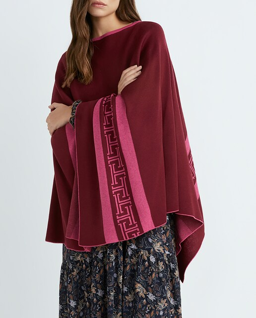 Imagen 0 de Poncho con estampado logo