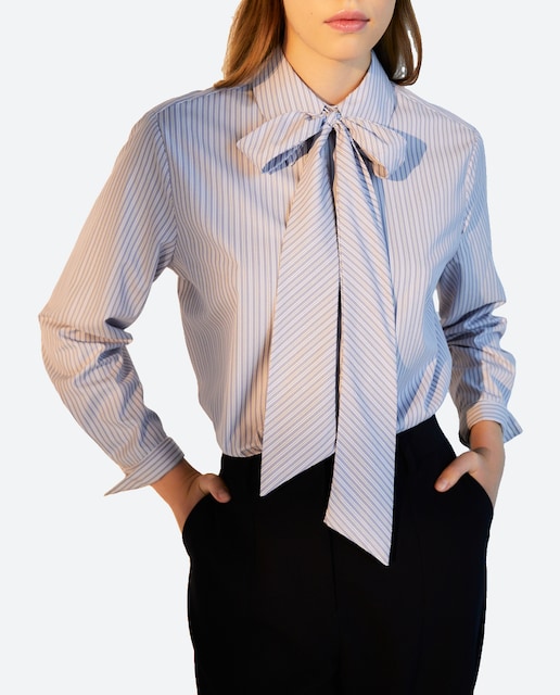 Imagen 0 de Blusa de manga larga con escote de pico