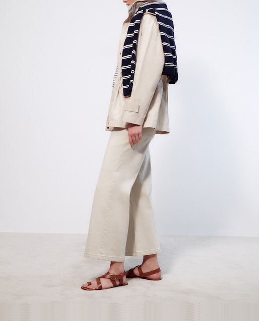 Imagen 0 de Chubasquero de mujer con capucha