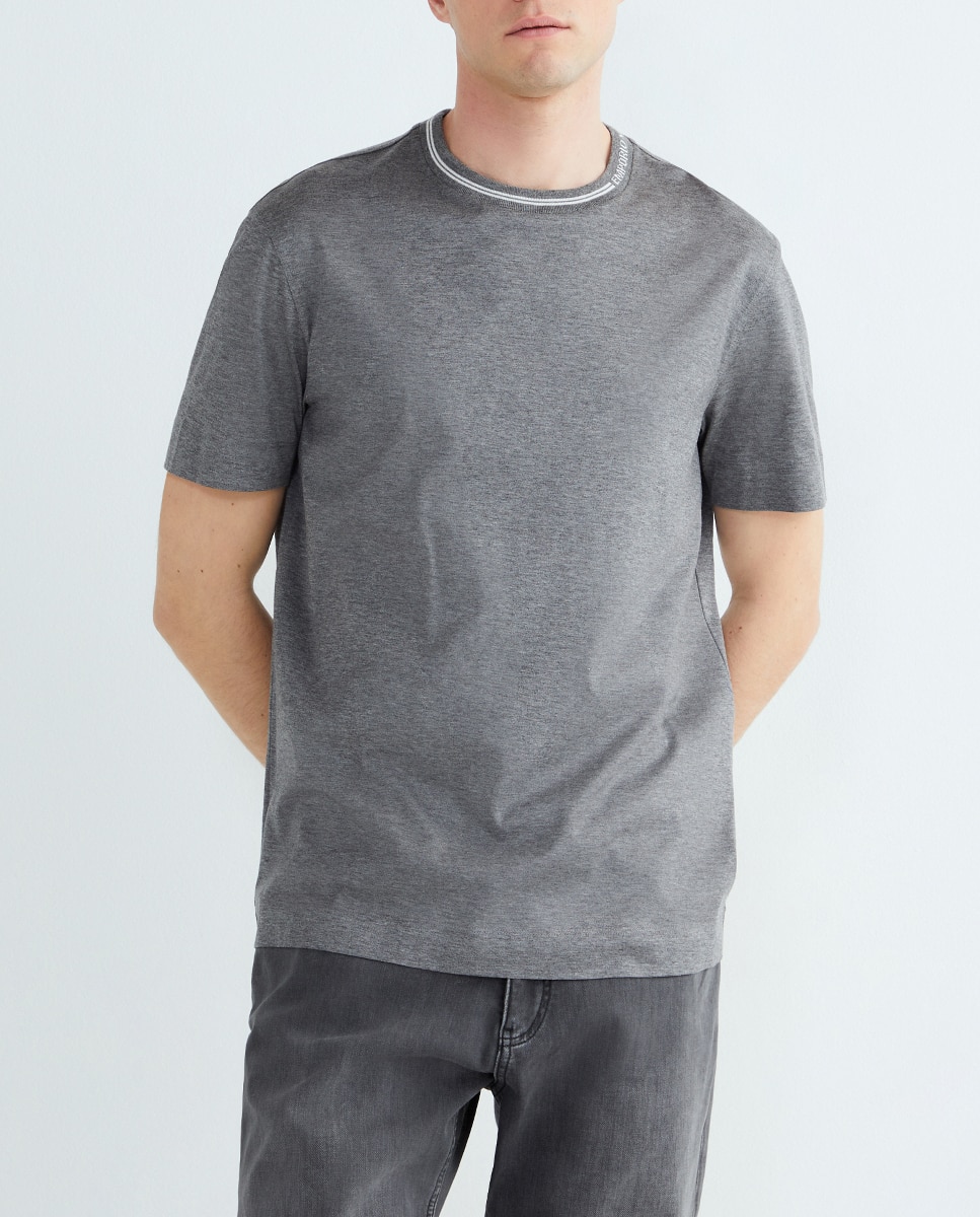 Imagen 0 de Camiseta de hombre manga corta con logo en cuello