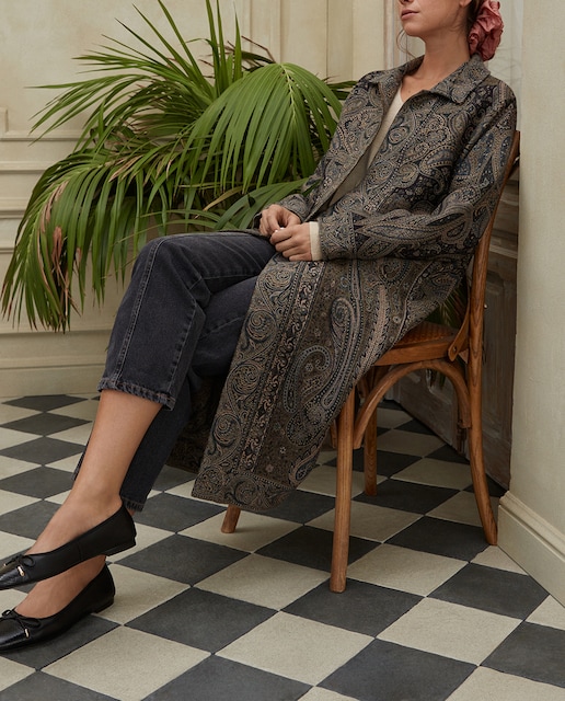 Imagen 0 de Abrigo de mujer largo jacquard paisley