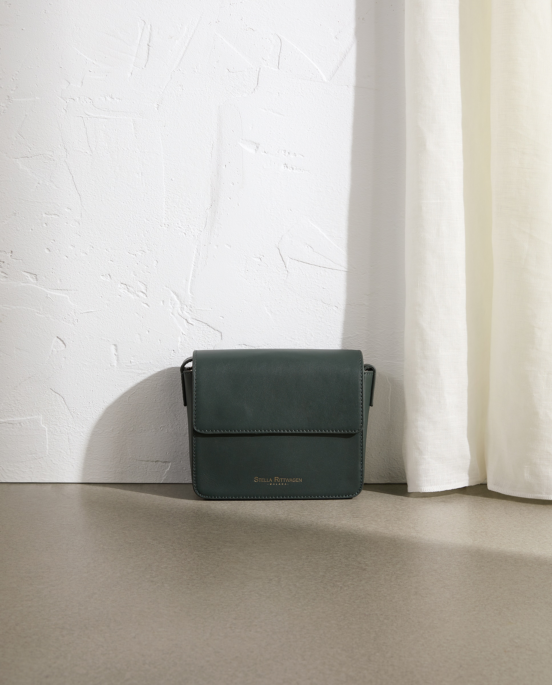 Imagen 0 de Bolso prismático de mujer