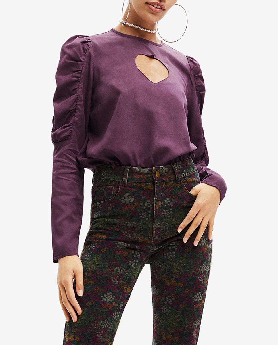 Imagen 0 de Blusa de mujer con mangas abullonadas corazón