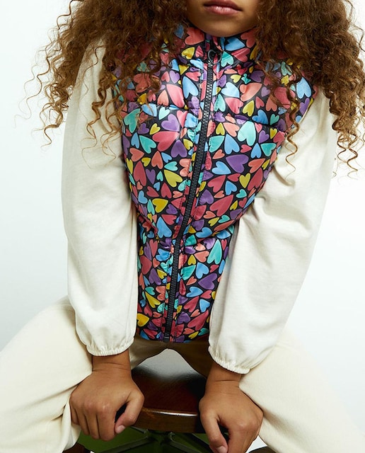 Imagen 0 de Chaleco de niña corazones