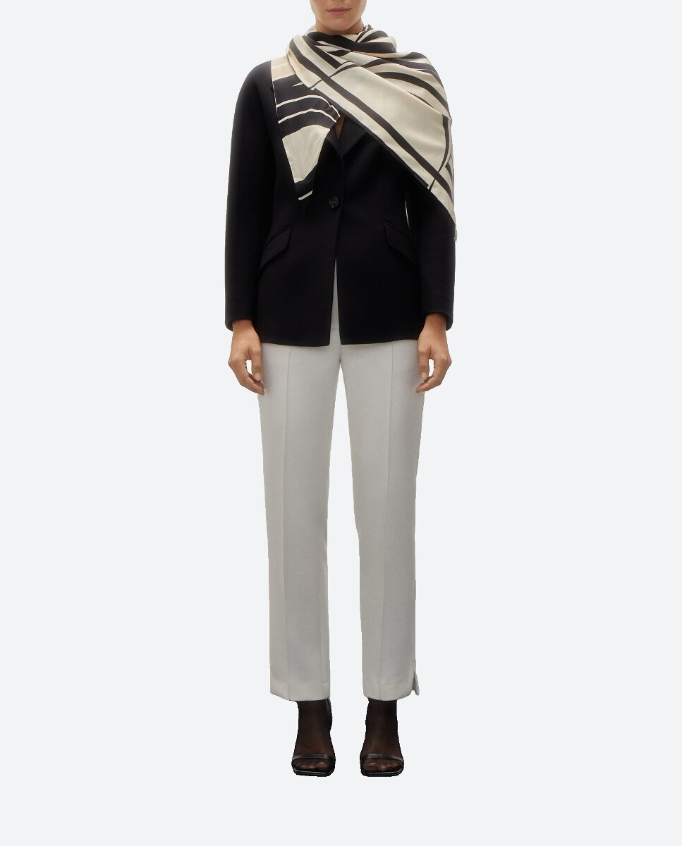 Imagen 0 de Chaqueta de mujer lisa con botón delantero