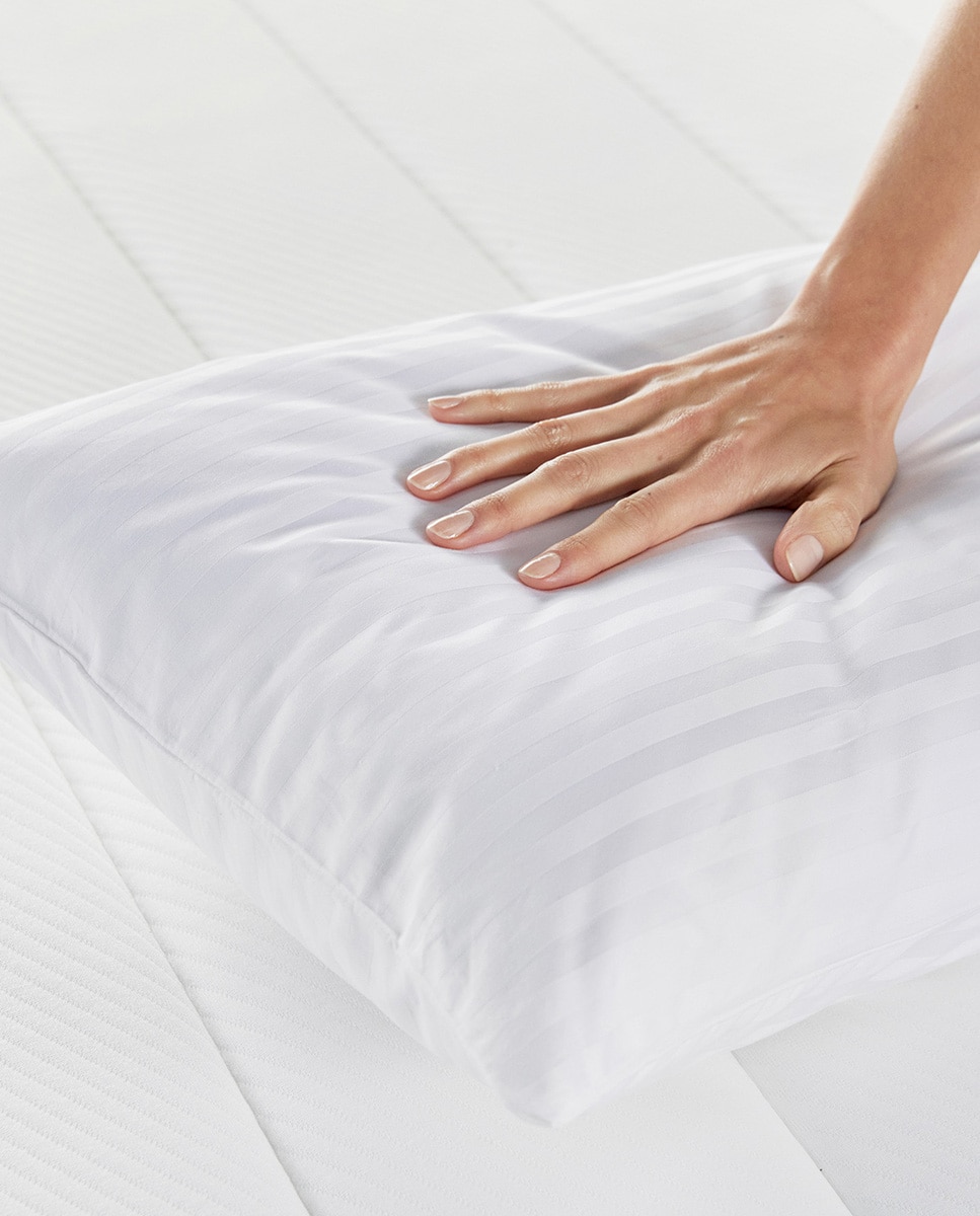 Imagen 0 de Almohada con funda